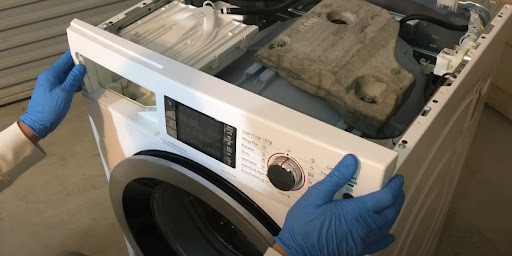 Ремонт стиральных машин Whirlpool в Мирном – сервис от Мастер24, цены от 2022 руб