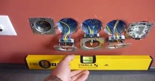 Установка розеток в Мирном в октябре