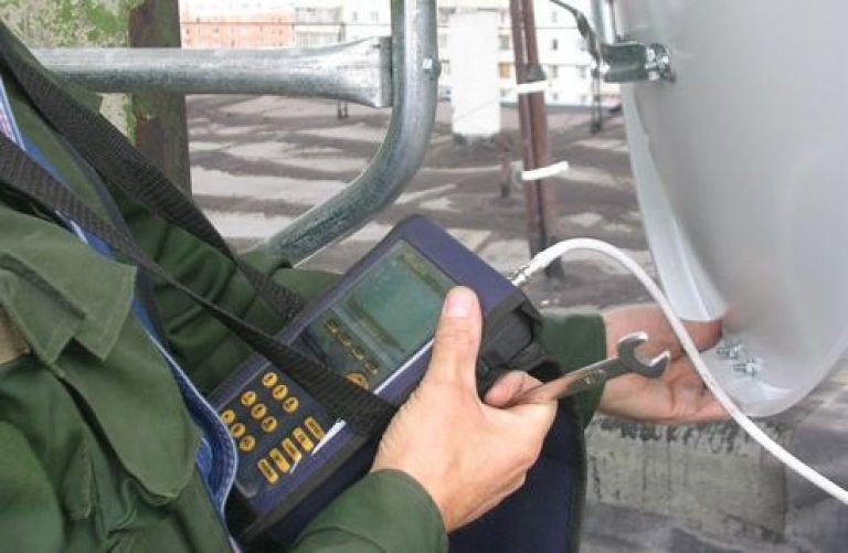 Установка спутниковой антенны в Мирном в октябре